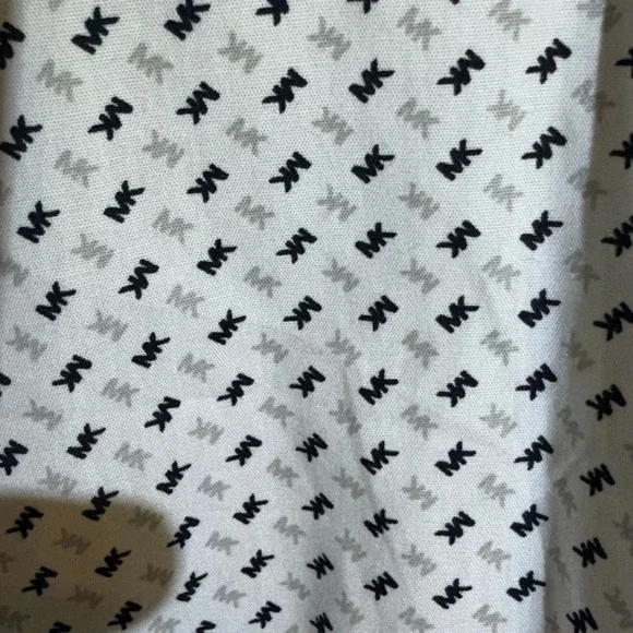 Brand new Michael Kors shirts with exclusive designs - Picture 2 of 3